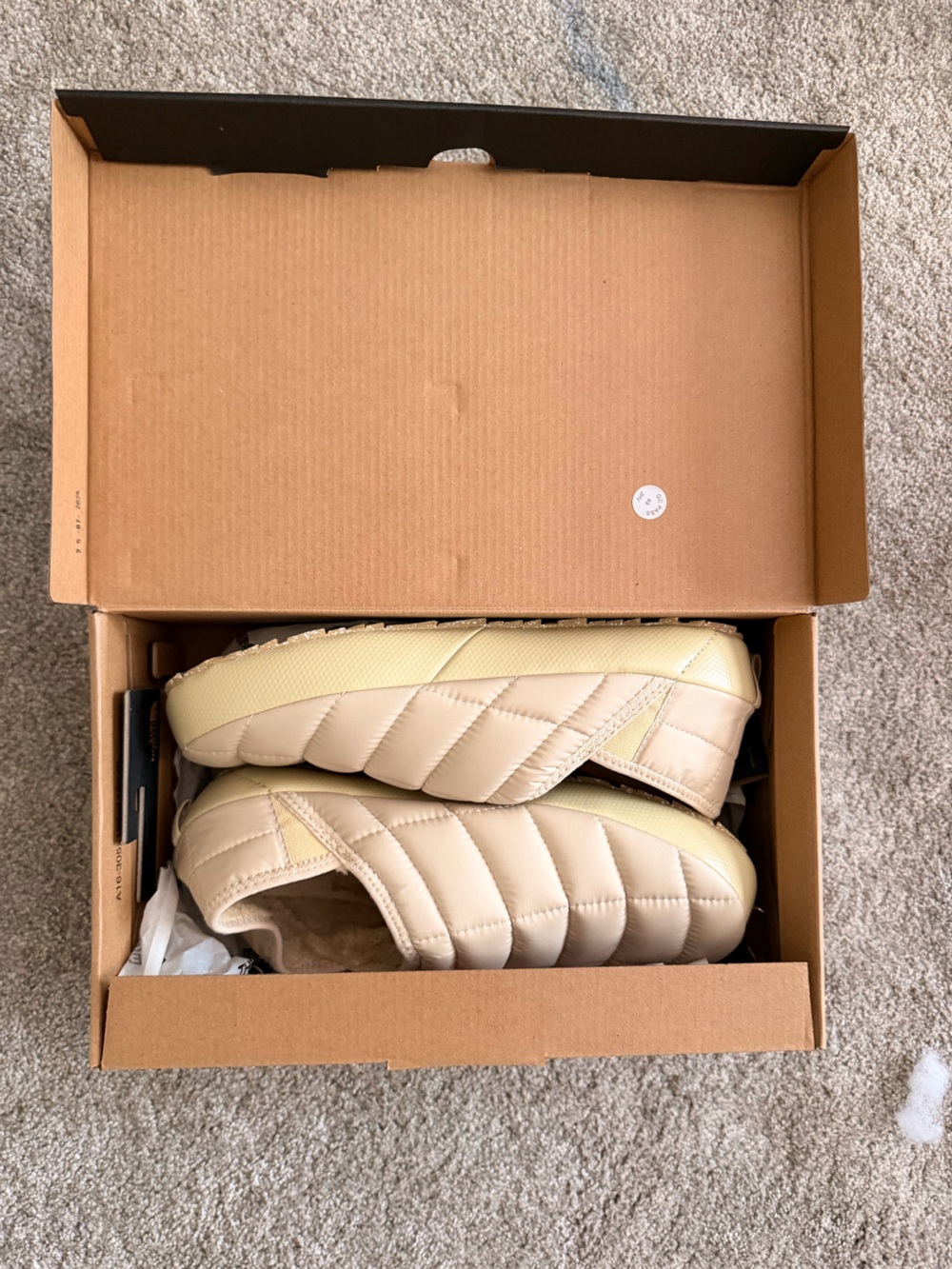 The North Face Thermoball Traction Mule V Women’s 10 White Dune Slippers